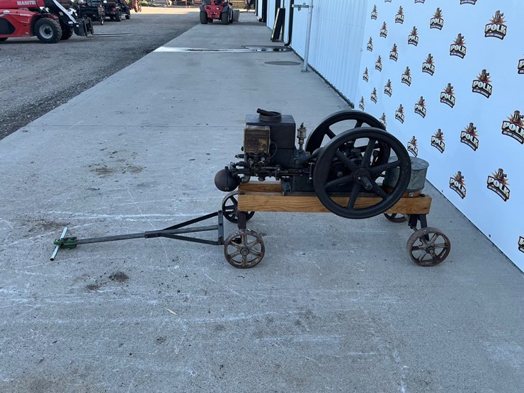 #5066-•-waterloo-boy-hit-and-miss-stationary-engine-on-transport-cart-image-2