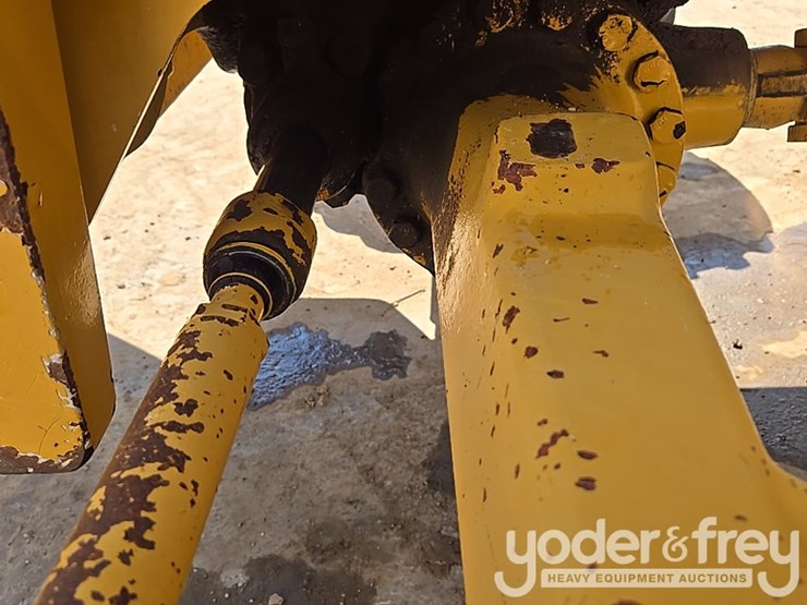 2014-deere-310k-ep-image-14
