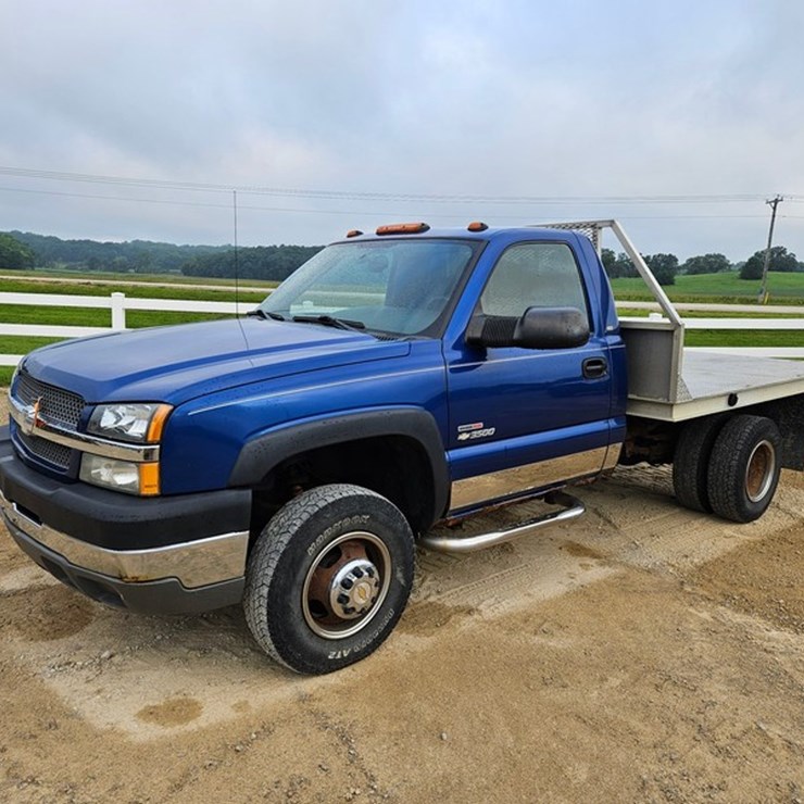 2004 CHEVROLET 3500