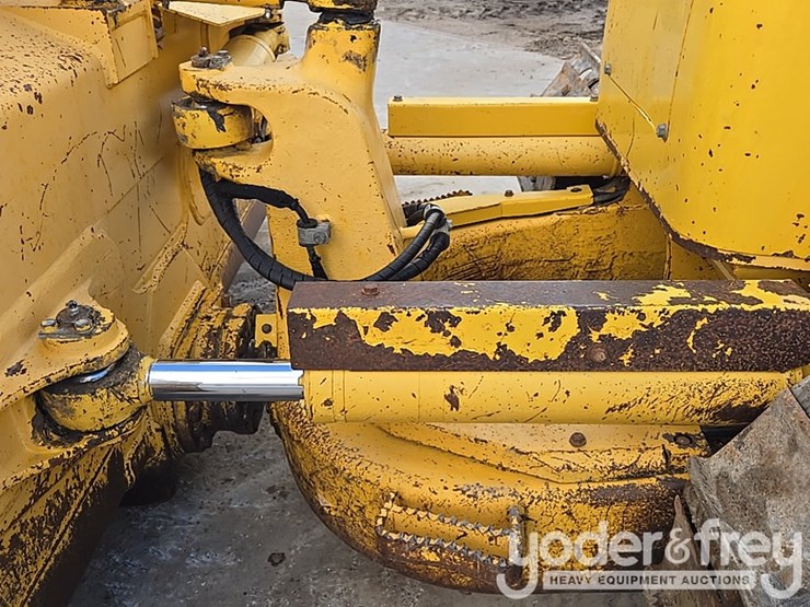2018-komatsu-d61exi-24-image-25