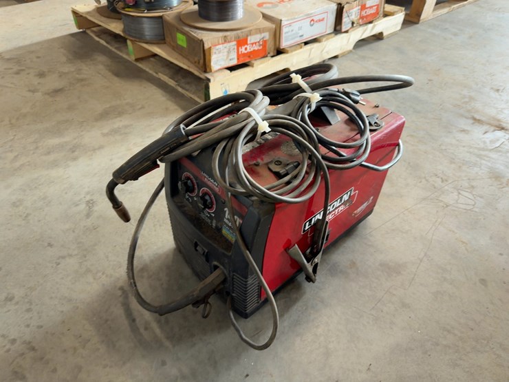 lincoln-140-mig-welder-image-1
