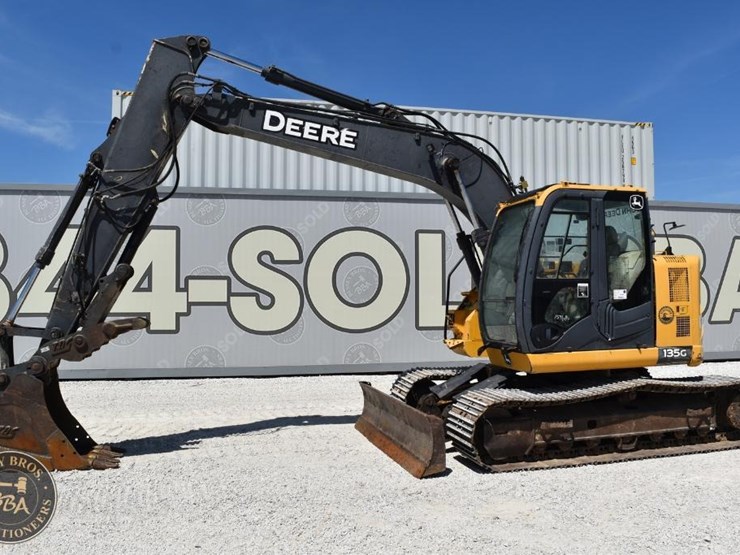 2014-deere-135g-image-2