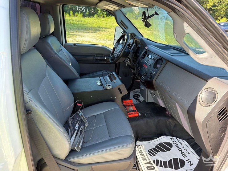 2016-ford-f550-image-16