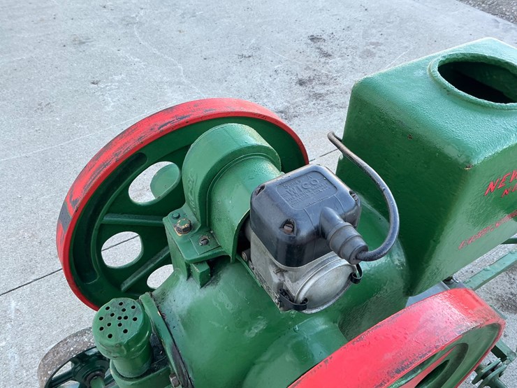#5067-•-new-idea-no.-2-vari-speed-hit-and-miss-stationary-gas-engine-on-transport-cart-image-13