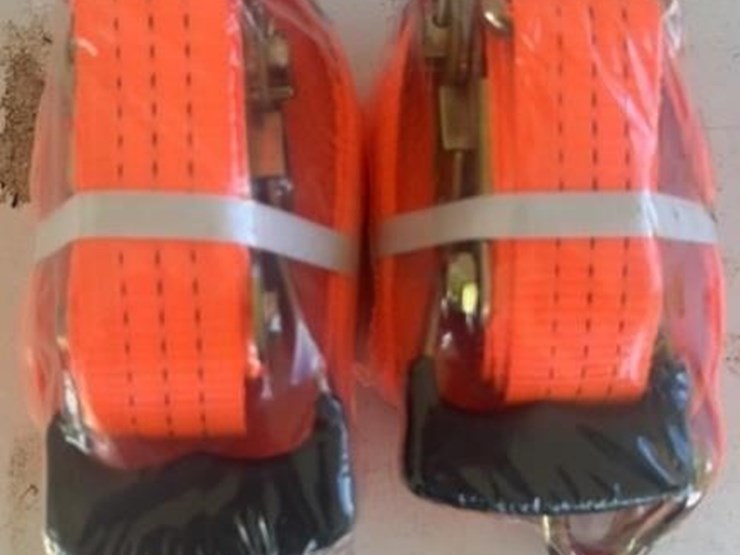 pair-1-1/2”-27ft-ratchet-straps-image-1
