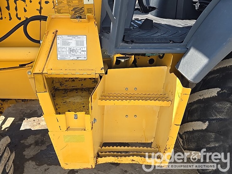 2014-deere-310k-ep-image-35