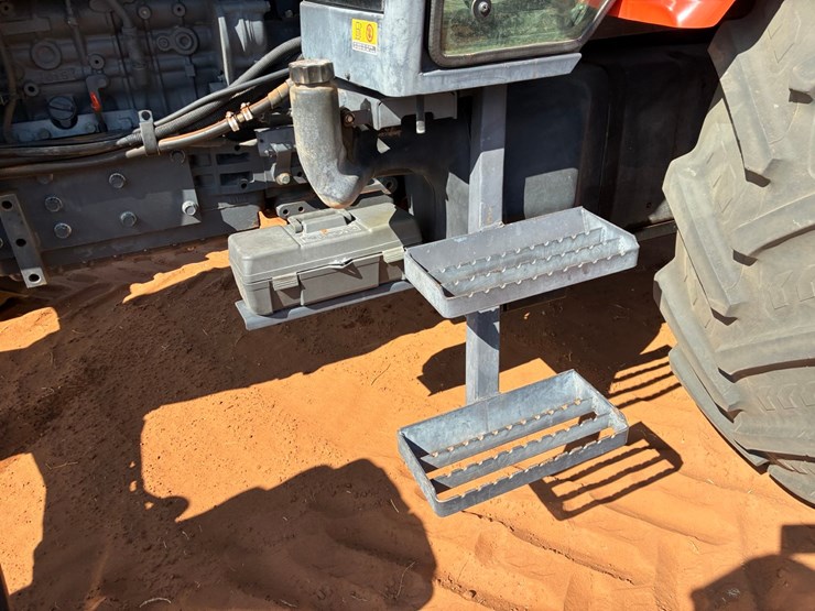 kubota-m135xdtc-image-12
