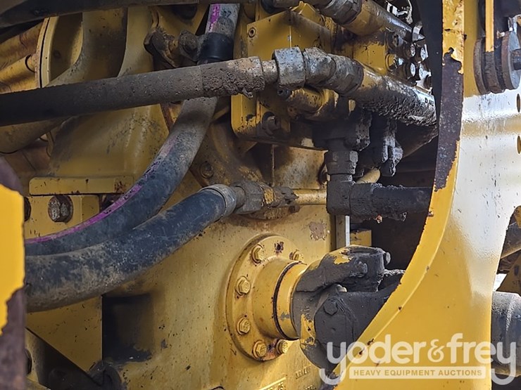 2015-caterpillar-966m-image-43
