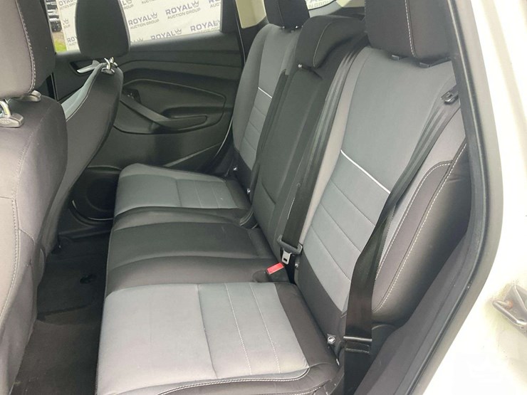 2013-ford-escape-image-24