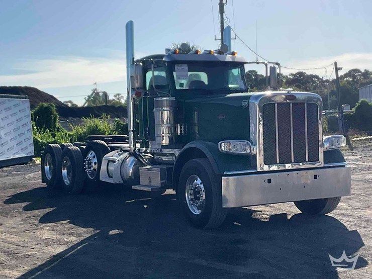 2017-peterbilt-389-image-2