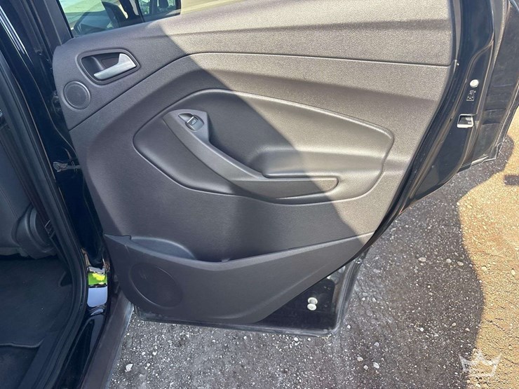 2017-ford-escape-image-23