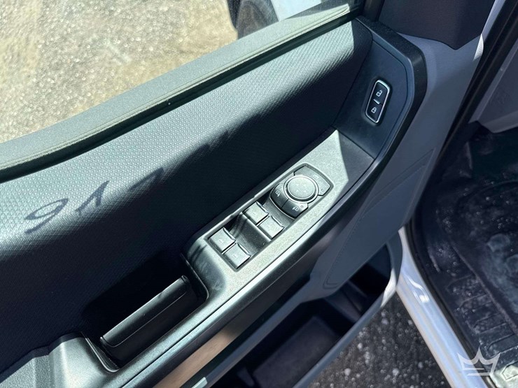 2021-ford-f150-image-18