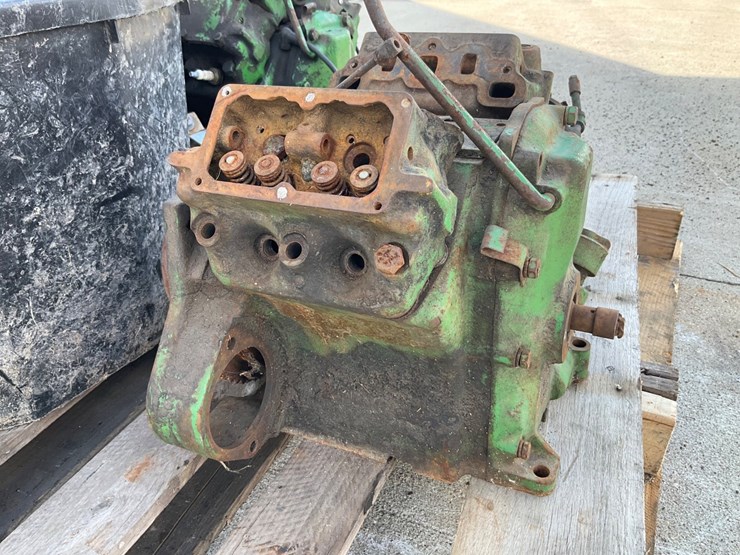 #5070-•-pony-motor-with-misc-parts.-image-15