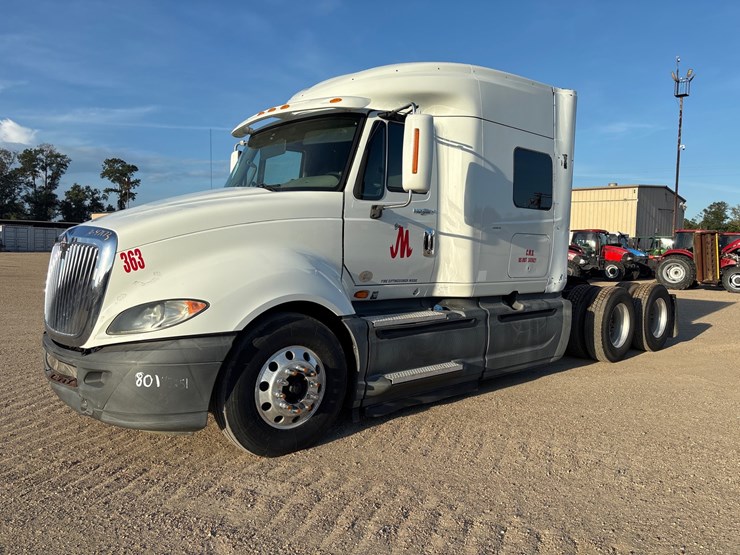 2013-international-prostar-image-1