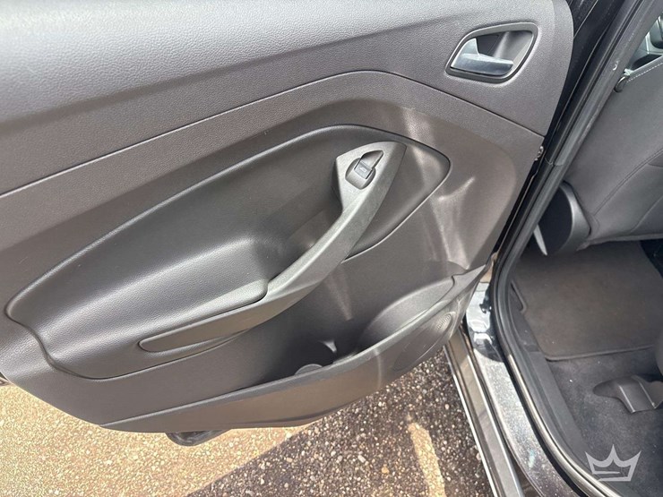 2015-ford-escape-image-16