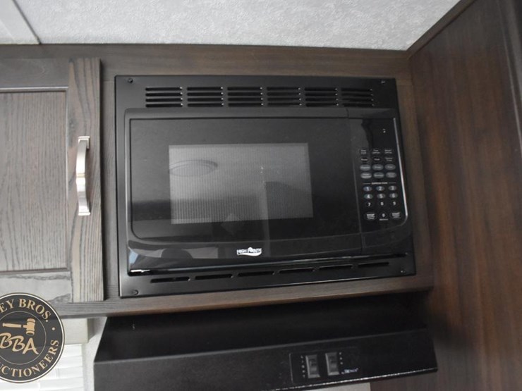 2019-keystone-rv-co-springdale-2200bh-46282-image-34