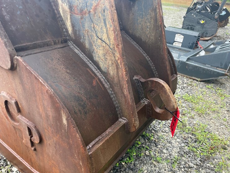 #4512-•-cp-approx-42"-bucket-image-12