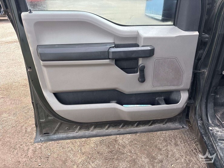 2017-ford-f150-image-11