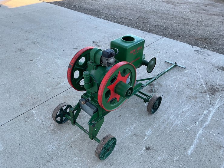 #5067-•-new-idea-no.-2-vari-speed-hit-and-miss-stationary-gas-engine-on-transport-cart-image-5