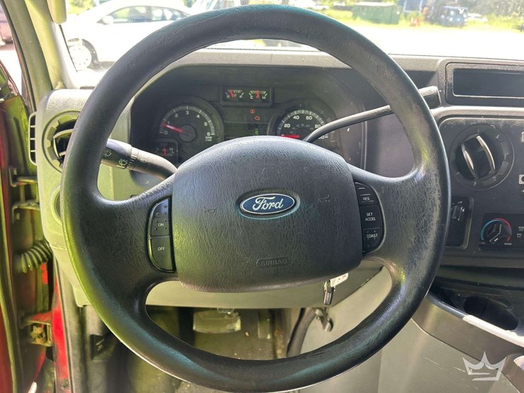 2010-ford-cargo-image-13