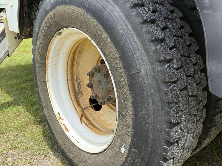 2009-international-durastar-4400-image-36