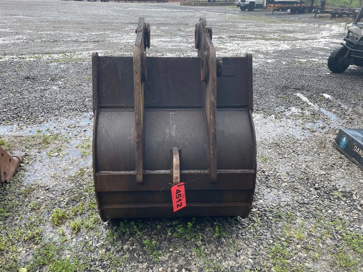 #4512-•-cp-approx-42"-bucket-image-4