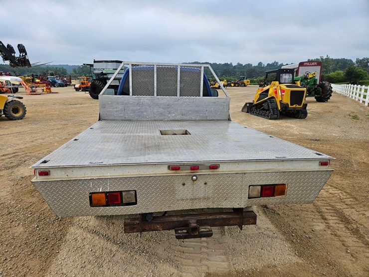 2004-chevrolet-3500-image-4