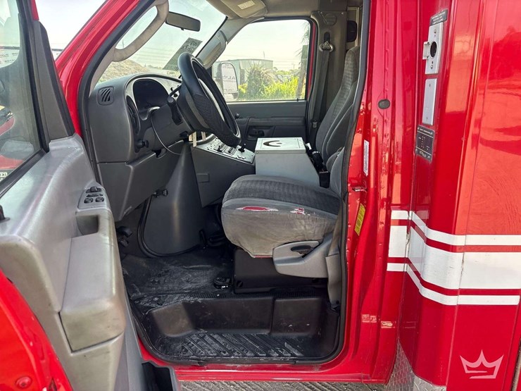 2008-ford-e450-image-27