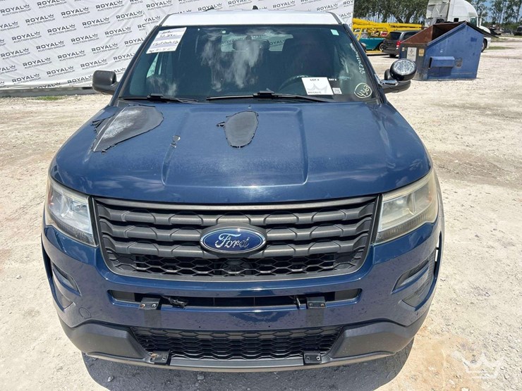 2018-ford-explorer-image-23