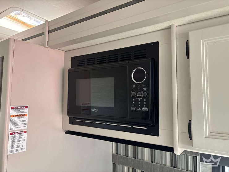 2020-ford-f53-thor-ace-32.3-33.5ft-class-a-motorhome-image-38