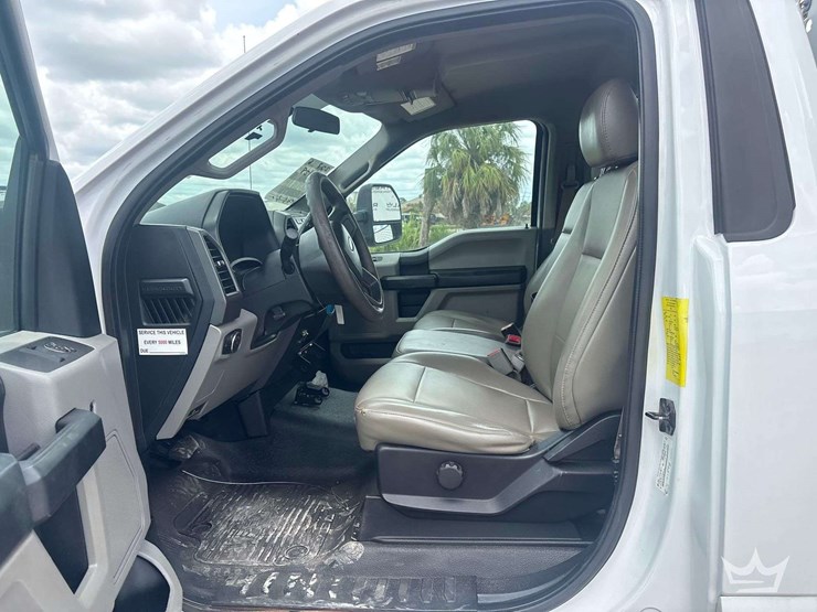 2017-ford-f550-image-24