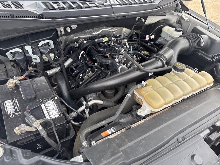 2020-ford-f150-image-14