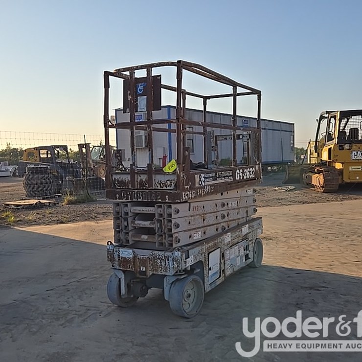 2008 GENIE GS2632