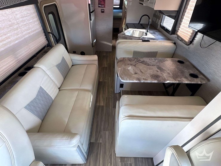 2020-ford-f53-thor-ace-32.3-33.5ft-class-a-motorhome-image-22
