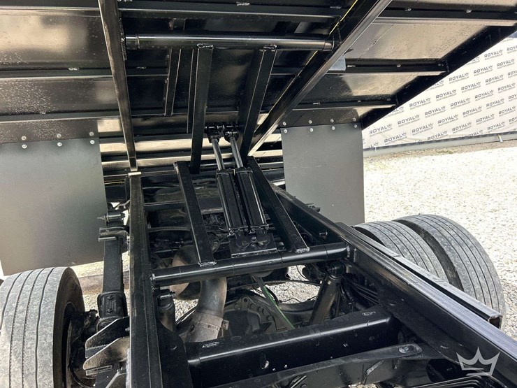 2021-ram-5500-4x4-s/a-landscape-dump-truck-image-14