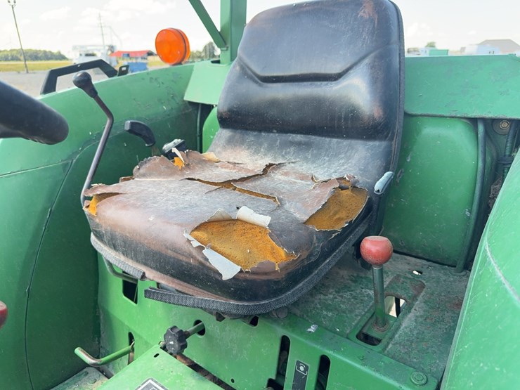 1992-john-deere-1070-image-33