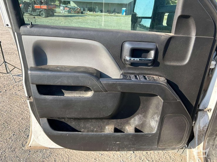 2019-chevrolet-silverado-2500-image-12
