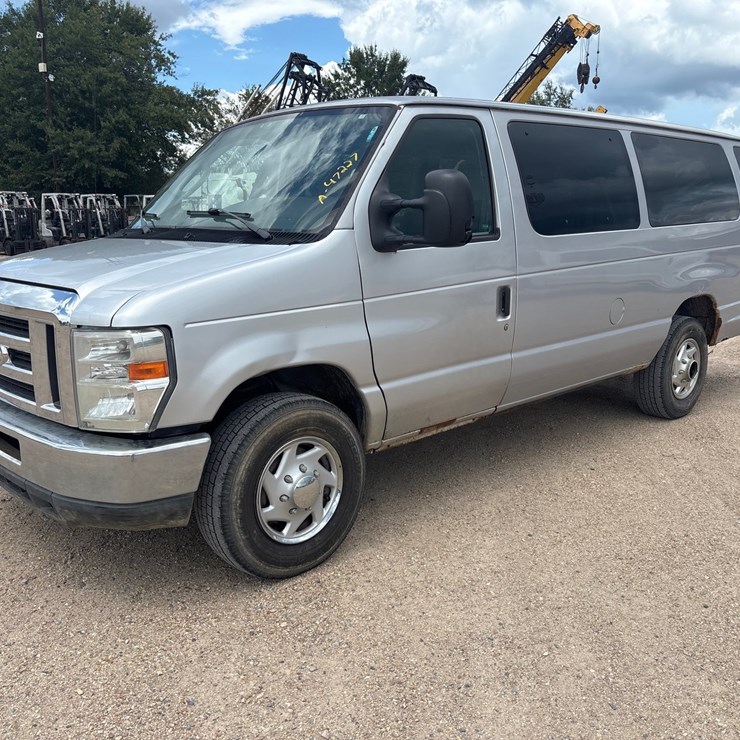 2013 FORD E350