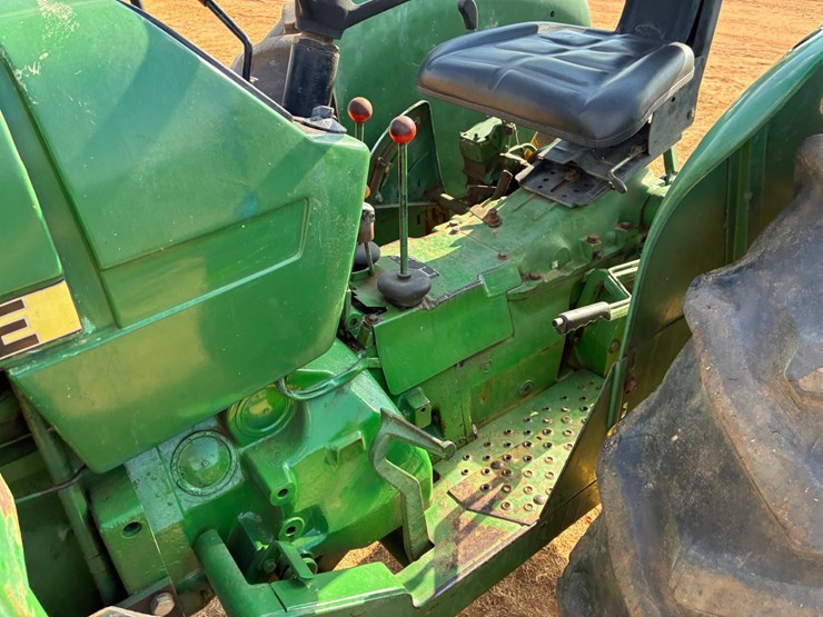 john-deere-2240-image-9