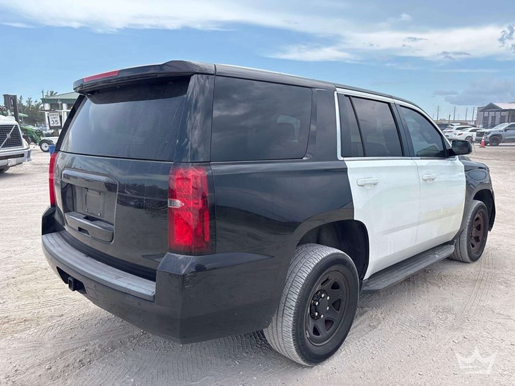 2018-chevrolet-tahoe-image-3