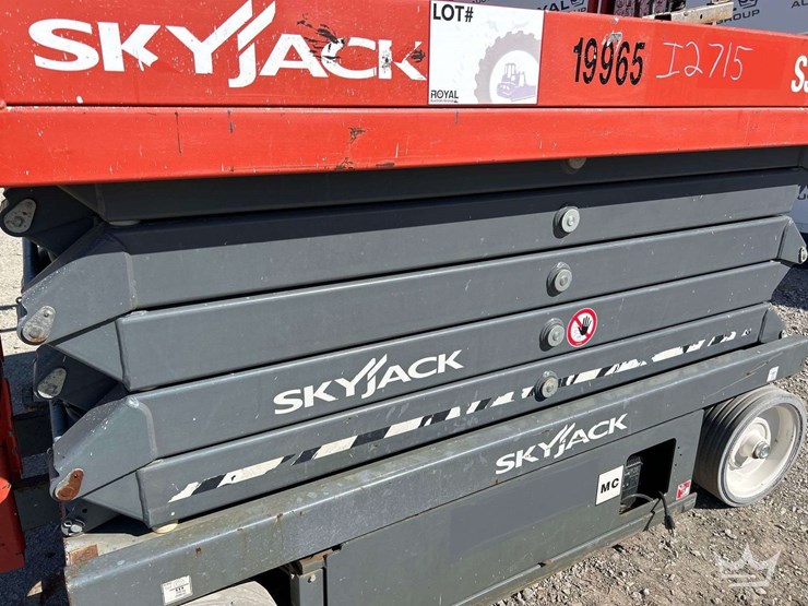 2018-skyjack-sj4632-32ft.-electric-scissor-lift-image-15