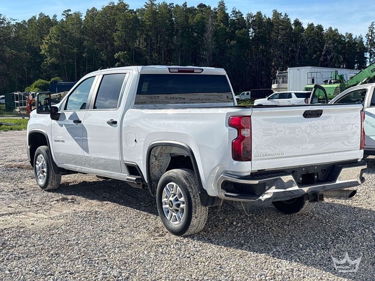 2024-chevrolet-silverado-2500-image-3