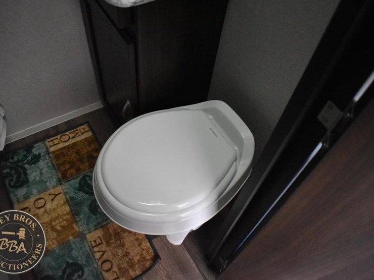 2019-keystone-rv-co-springdale-2200bh-46282-image-36