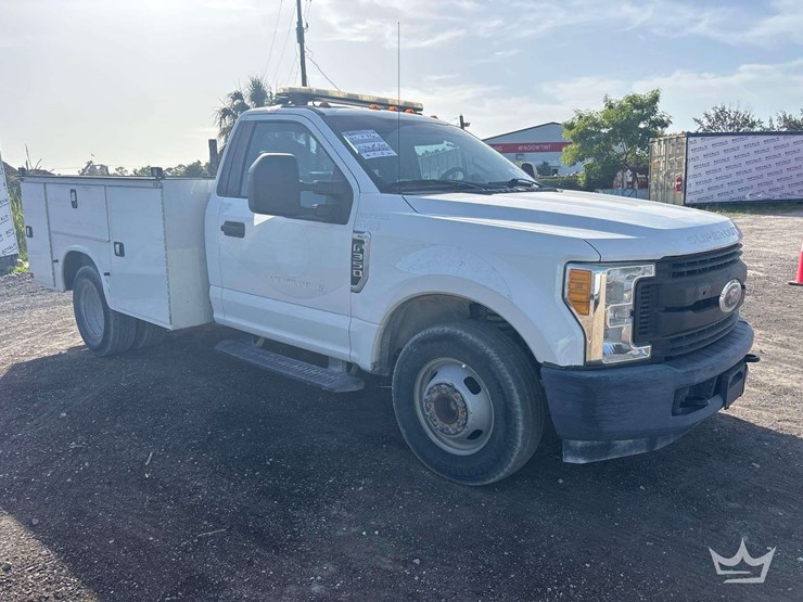 2017-ford-f350-image-2