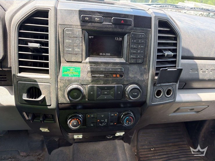 2019-ford-f550-image-8
