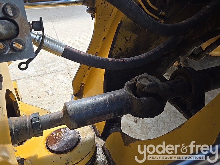 2015-caterpillar-966m-image-45