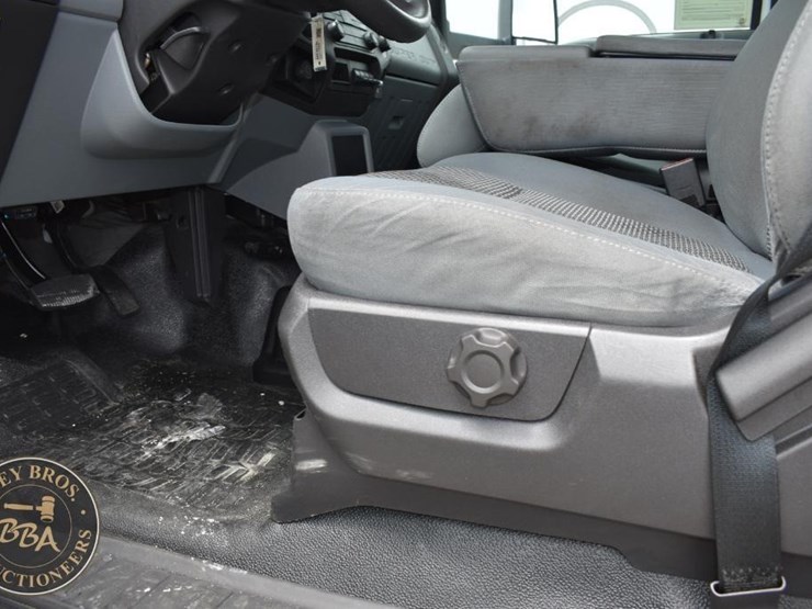 2020-ford-f650-image-27