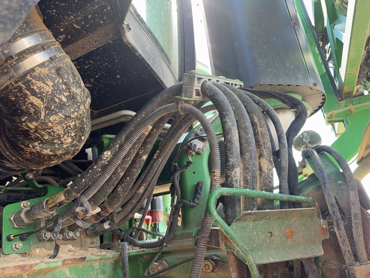 2016-john-deere-r4038-image-32