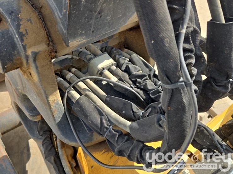 deere-60g-image-30