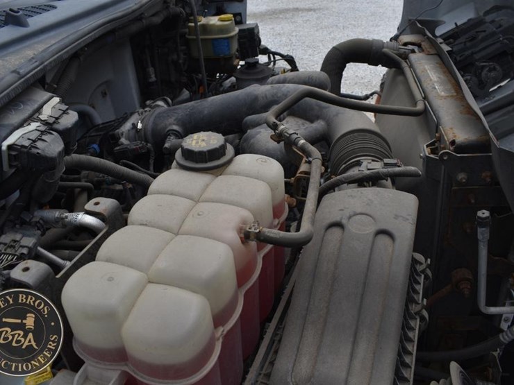 2020-ford-f650-image-38